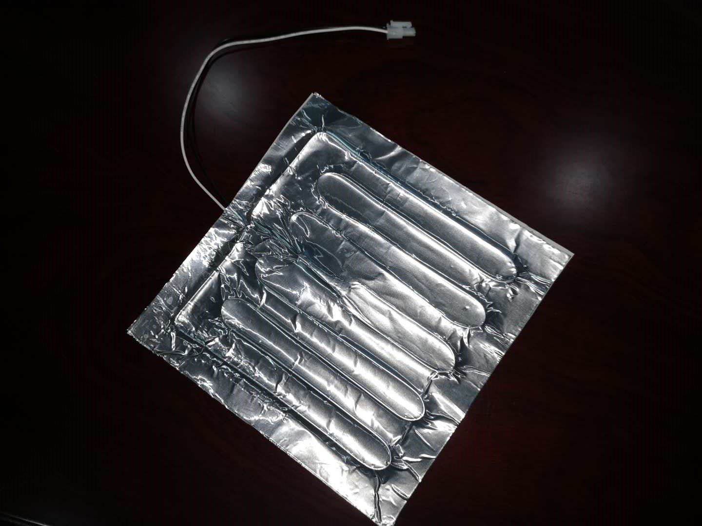 智能取餐柜-儲(chǔ)餐柜外賣(mài)包為什么要安裝發(fā)熱片?